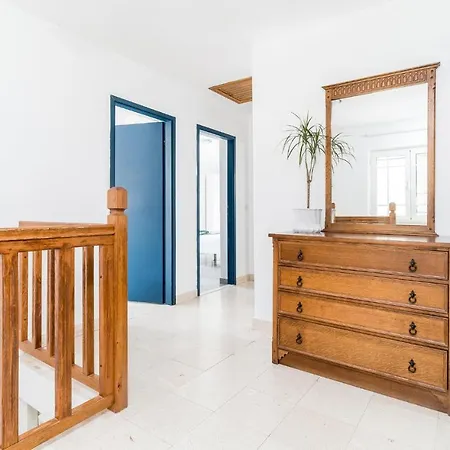 2 Bedroom Stunning In *