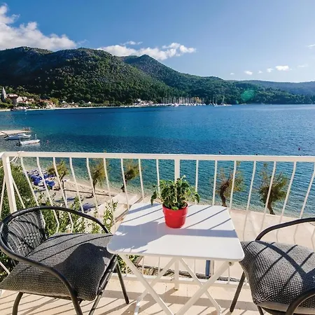 2 Bedroom Stunning In Apartamento *