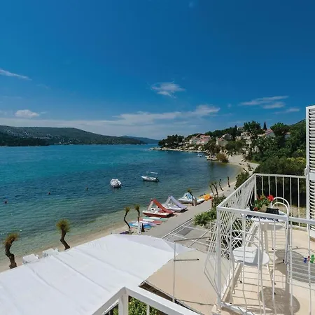 2 Bedroom Stunning In Apartamento *